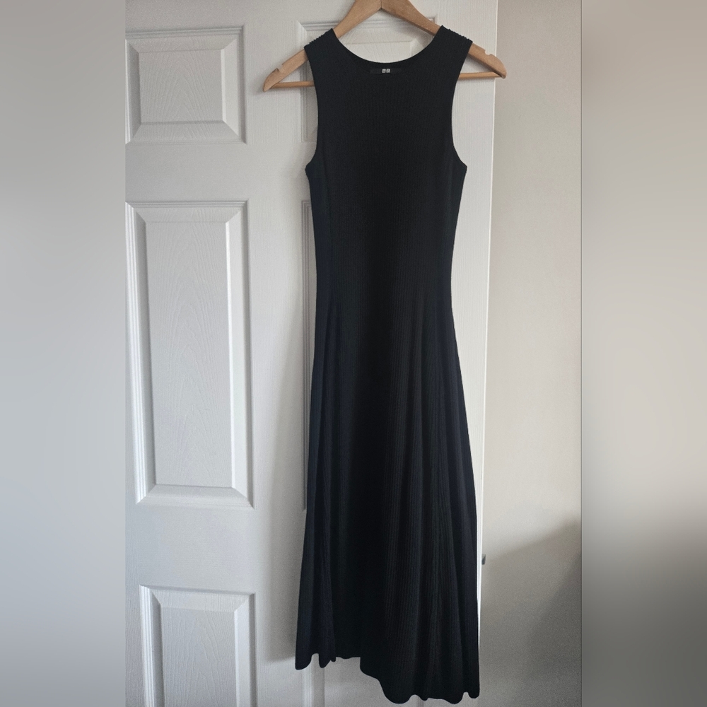 UNIQLO Ribbed Fit & Flare Knit Dress Black Minimalist Capsule Size S
